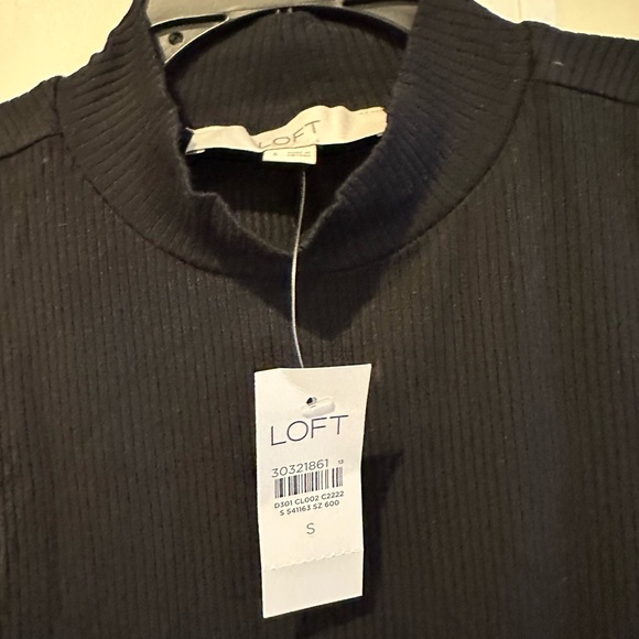 LOFT Sleeveless black ribbed mock neck tank in S - Picture 2 of 4